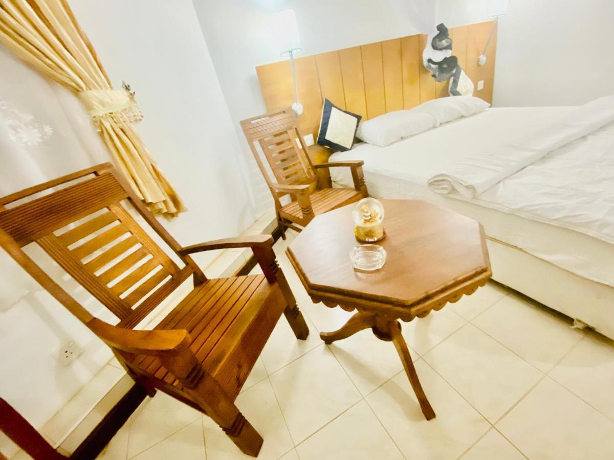 Hikka Paradise Guest House Hikkaduwa Exterior foto
